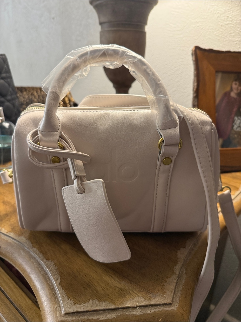 Womenโs Small Top-Handle Satchel Bag in Light Blush